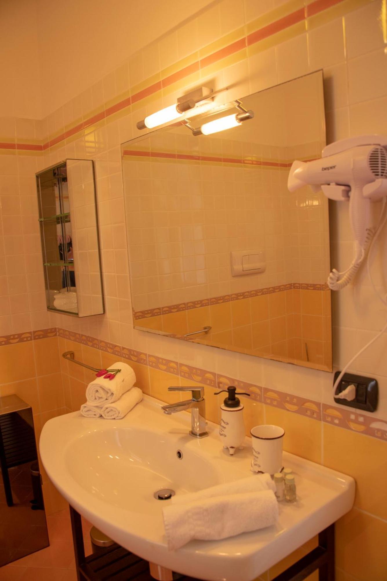 Reginella Guest House Salerno Dış mekan fotoğraf